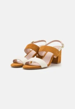 Pier One Leather- Sandalen - White/Cognac 4 Pier One Leather- Sandalen - White/Cognac -Pier One Schoenen Winkel 1342743762264bc58174535dd46482c5