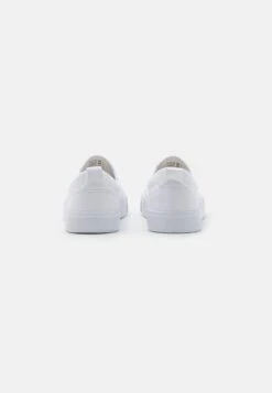 Pier One Unisex - Sneakers Laag - White -Pier One Schoenen Winkel 191f01ab84474fccb0e4b333b7cd7402