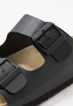 Pier One Unisex - Pantoffels - Black 9 Pier One Unisex - Pantoffels - Black -Pier One Schoenen Winkel 2c1088e9c35241008f77393ded163426