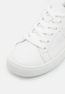 Pier One Unisex - Sneakers Laag - White -Pier One Schoenen Winkel 3deb7cb032bf46589afc2d447f7ebf74