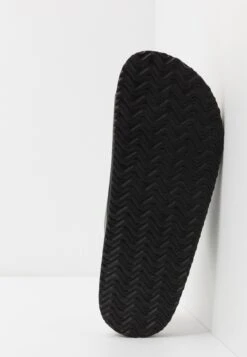 Pier One Unisex - Pantoffels - Black 8 Pier One Unisex - Pantoffels - Black -Pier One Schoenen Winkel 4a735c24e60449a29969a0148d036b07