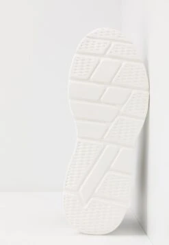 Pier One Sneakers Hoog - Black/White -Pier One Schoenen Winkel 52b5e07059e148baa03e0194b33ba8c5