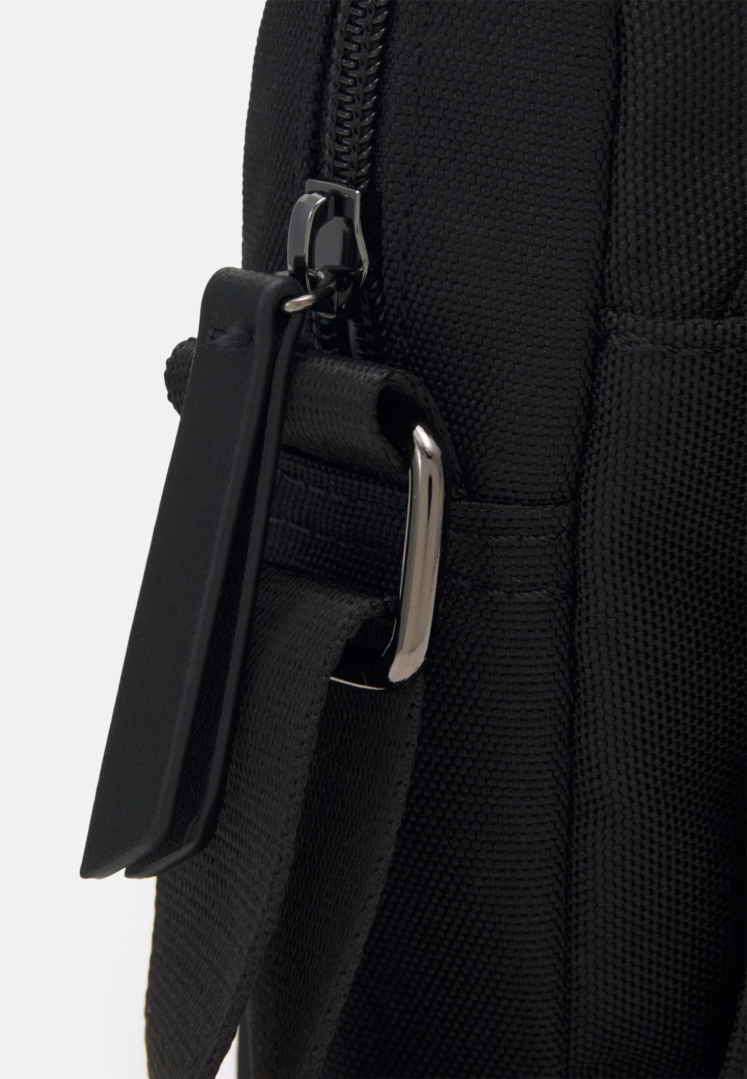 Unisex - Schoudertas - Black Pier One Unisex - Schoudertas - Black -Pier One Schoenen Winkel 6015a635267a4538aeda73eaf2b65393 scaled