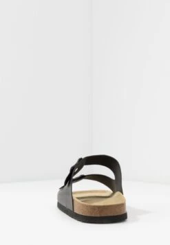 Pier One Unisex - Pantoffels - Black 6 Pier One Unisex - Pantoffels - Black -Pier One Schoenen Winkel 6792cddf649c4c73afdf1fc19e95f07f