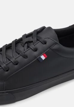 Pier One Unisex - Sneakers Laag - Black -Pier One Schoenen Winkel 6e36972564914bfea36b8c5d9e0ffb4b