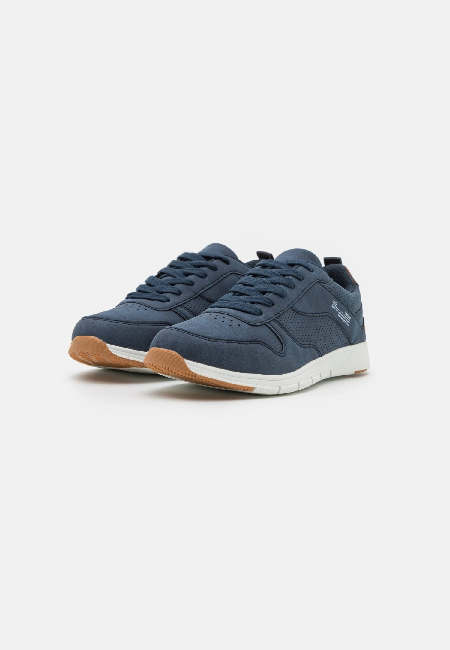 Sneakers Laag - Dark Blue Pier One Sneakers Laag - Dark Blue -Pier One Schoenen Winkel 78bb21215d6e4be985c0d22b98208695 scaled