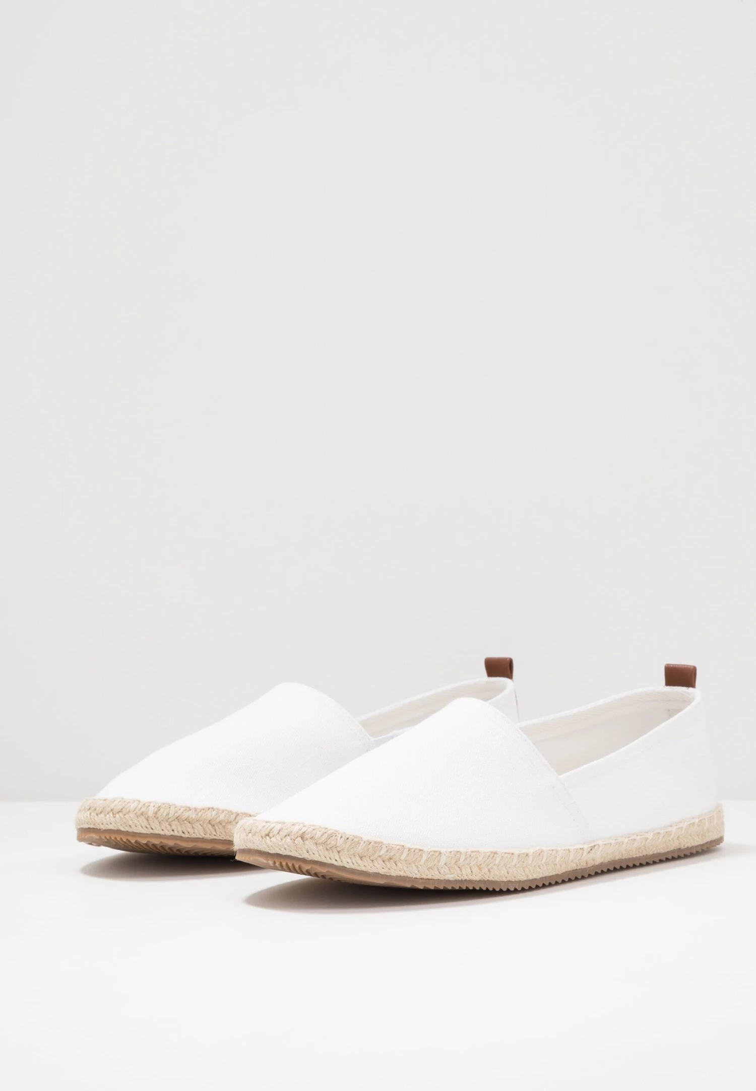 Rena Espadrille Unisex - Espadrilles - White Pier One Rena Espadrille Unisex - Espadrilles - White -Pier One Schoenen Winkel 7e077ed70ce54cb49199963da195d601 scaled