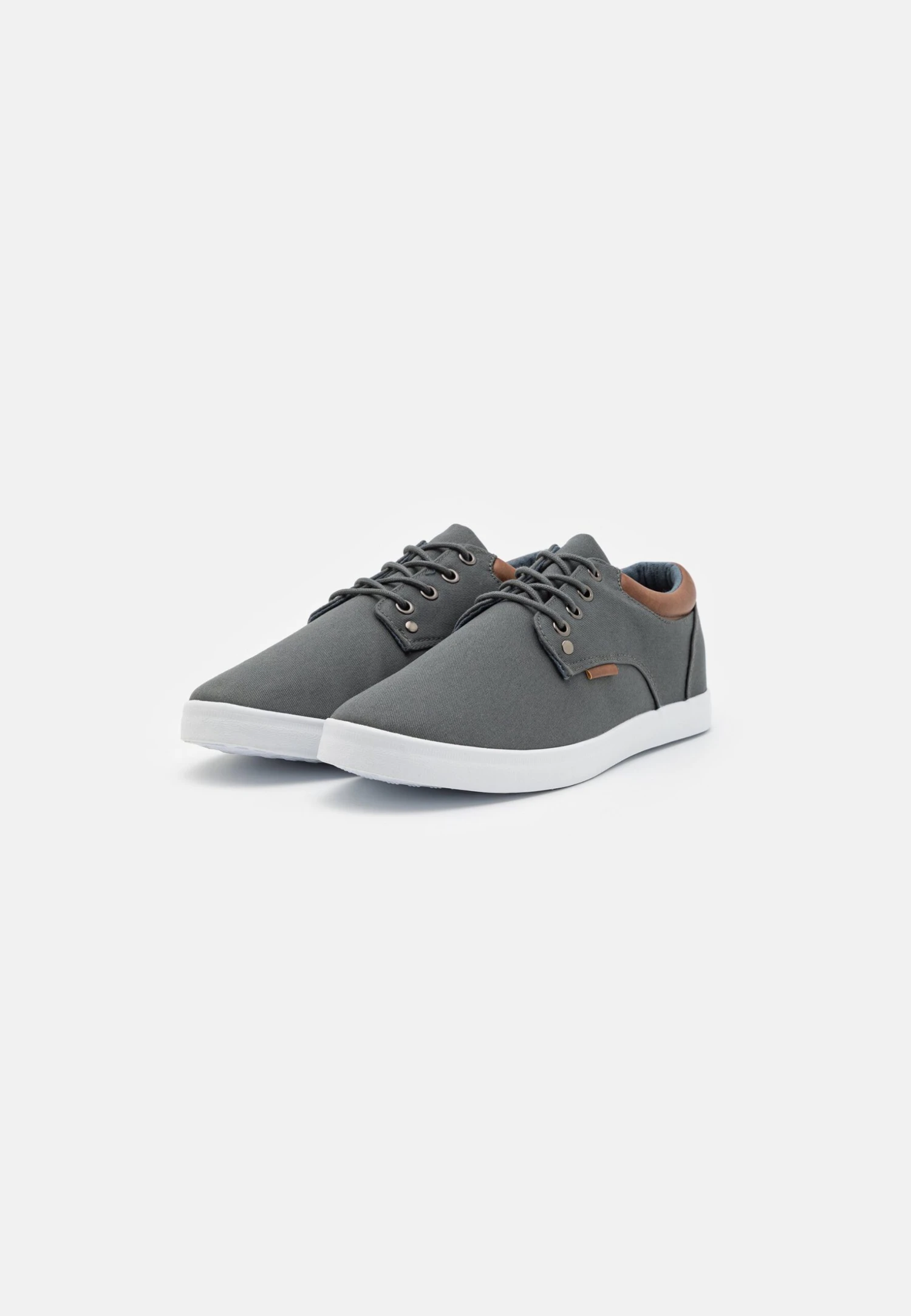 Unisex - Sneakers Laag - Grey Pier One Unisex - Sneakers Laag - Grey -Pier One Schoenen Winkel 84067528ff6f4a21a8c6ee8eb4af3146 scaled