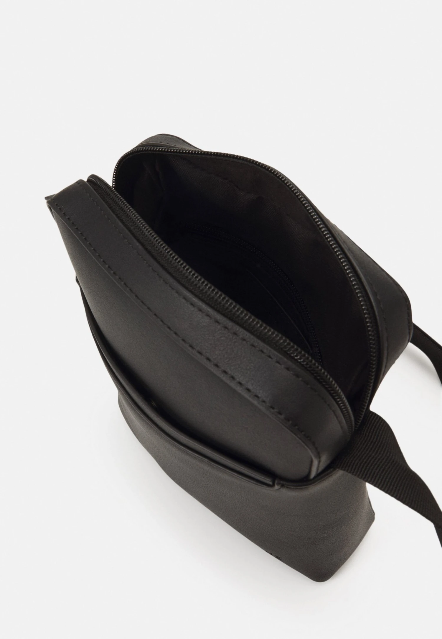 Schoudertas - Black Pier One Schoudertas - Black -Pier One Schoenen Winkel 8fa71f28a06d49cc87901cdc65bc9dd8 scaled