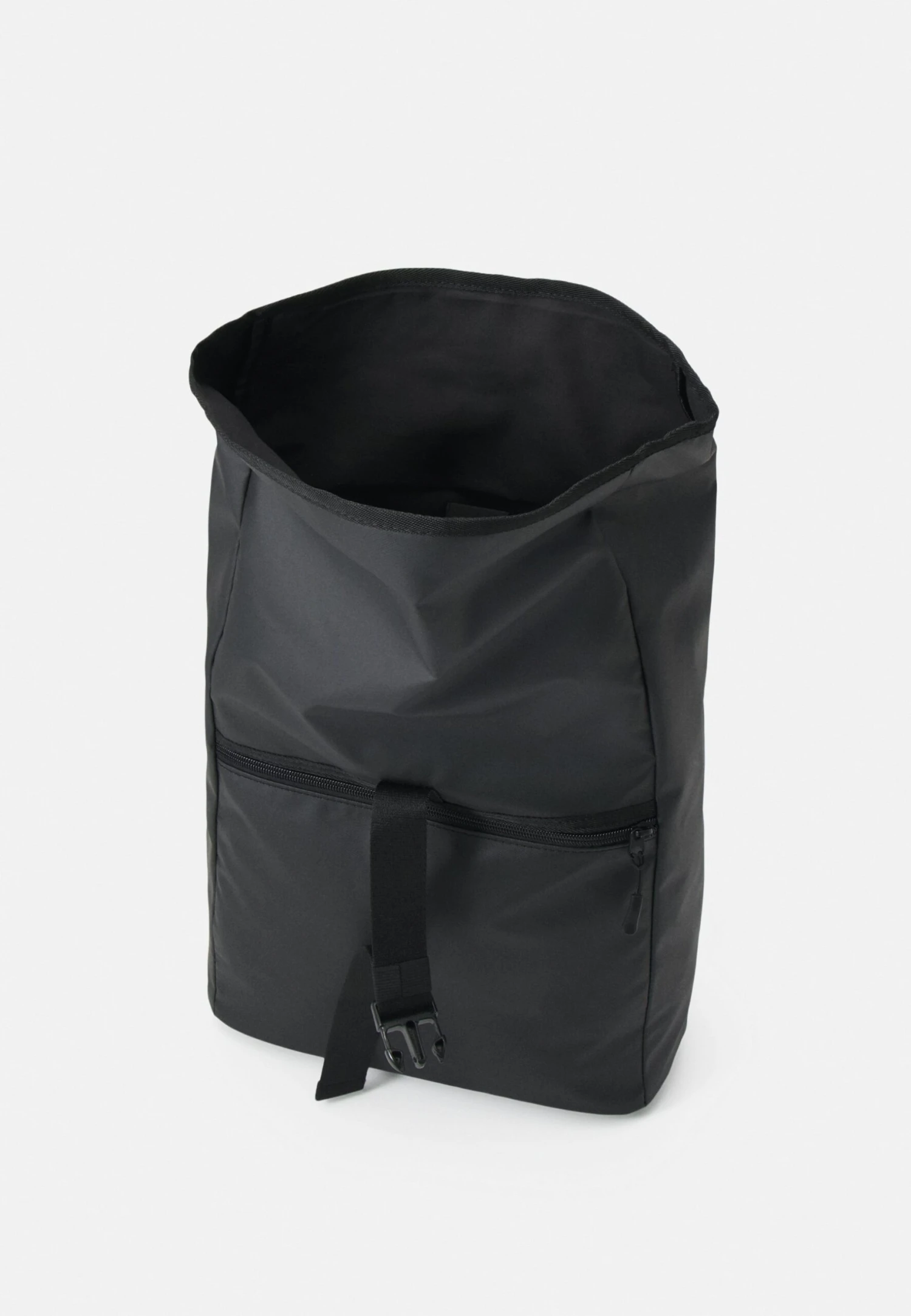 Tarpaulin Water Repellent Unisex - Rugzak - Black Pier One Tarpaulin Water Repellent Unisex - Rugzak - Black -Pier One Schoenen Winkel b496b4c13f874365838f471496f42273 scaled