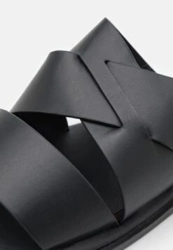 Pier One Muiltjes - Black -Pier One Schoenen Winkel b50a1b42a3ee4cfaa6748df68bcbfe4c