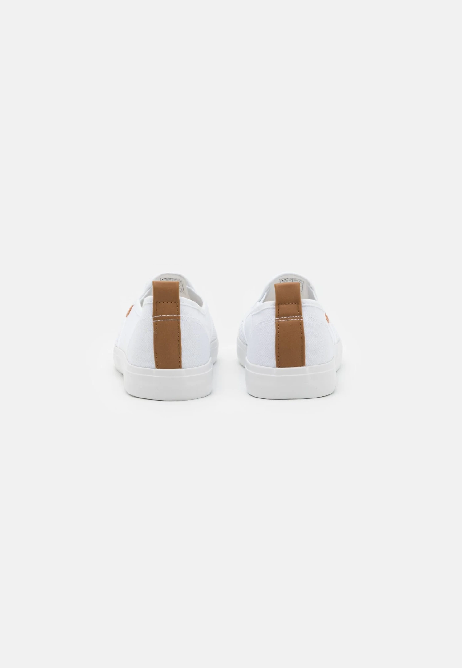Unisex - Instappers - White Pier One Unisex - Instappers - White -Pier One Schoenen Winkel d0dcb07e7bd24443a1df824091ece39a scaled