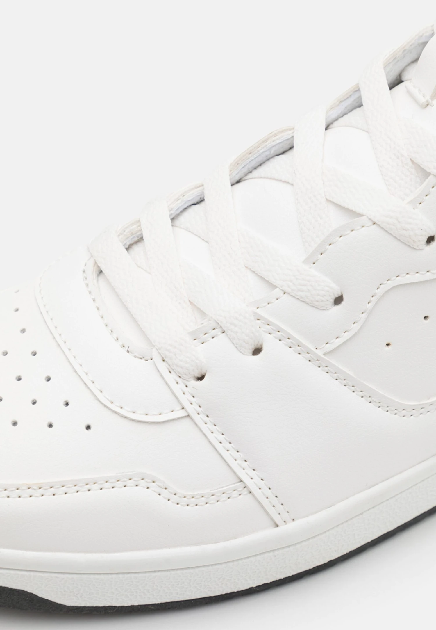 Sneakers Hoog - White Pier One Sneakers Hoog - White -Pier One Schoenen Winkel d92dbfafcd0845868bafc96ae8ec8083 scaled
