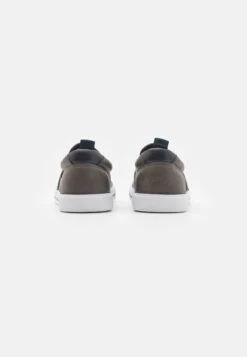 Pier One Unisex - Sneakers Laag - Grey 4 Pier One Unisex - Sneakers Laag - Grey -Pier One Schoenen Winkel dc55705131384ebf99020ab1138752c4