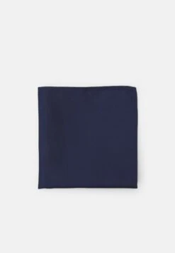 Pier One Set - Stropdas - Dark Blue 5 Pier One Set - Stropdas - Dark Blue -Pier One Schoenen Winkel f3a45774fb5f4e7080051c29358aa504