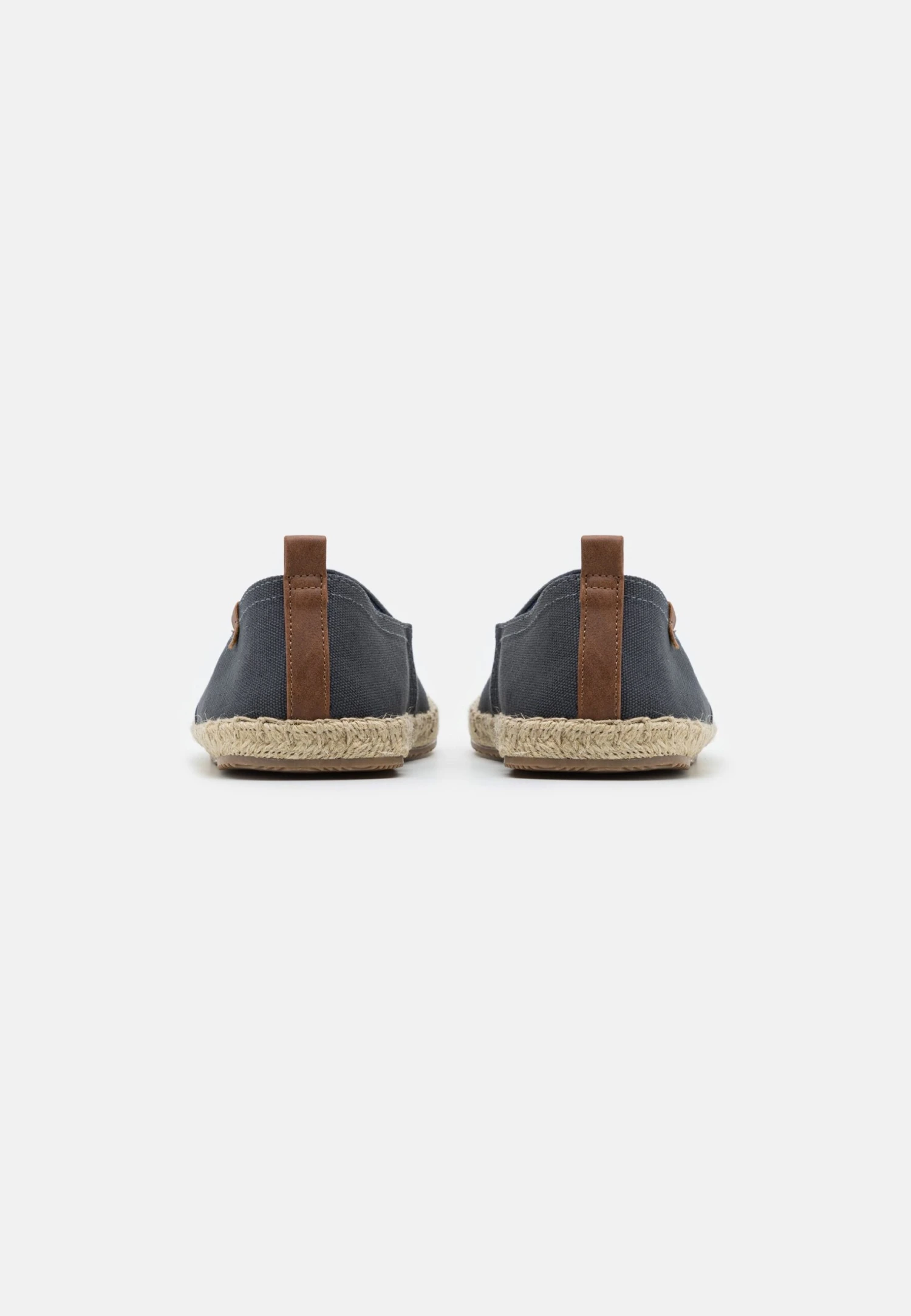 Unisex - Espadrilles - Dark Grey Pier One Unisex - Espadrilles - Dark Grey -Pier One Schoenen Winkel f42f2547f3174953925ae2af649d0ca0 scaled