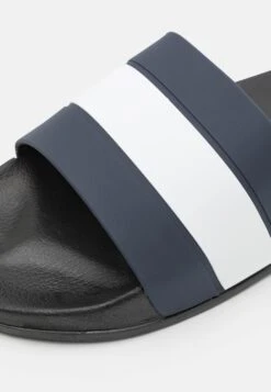 Pier One Muiltjes - Dark Blue/White 7 Pier One Muiltjes - Dark Blue/White -Pier One Schoenen Winkel fca2b97369364691b5a9f753ac3a49a5