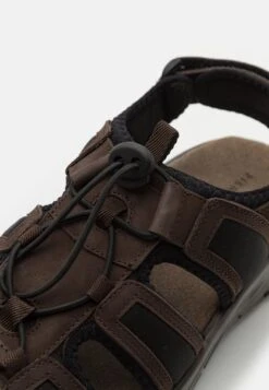 Pier One Leather - Outdoorsandalen - Brown -Pier One Schoenen Winkel fe4ac8c516524342a23bf7dfc5e9f947